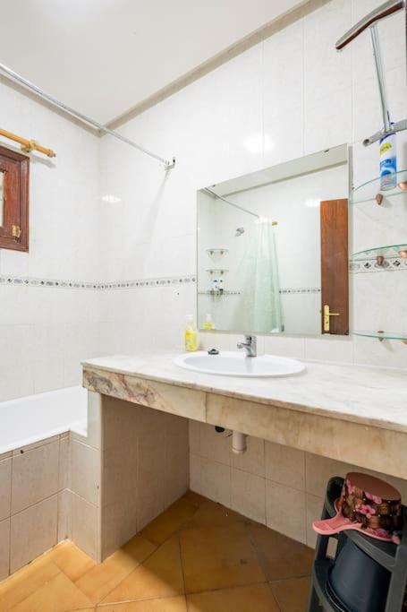 Apartment جميلة مع موقف سيارت مجانية في